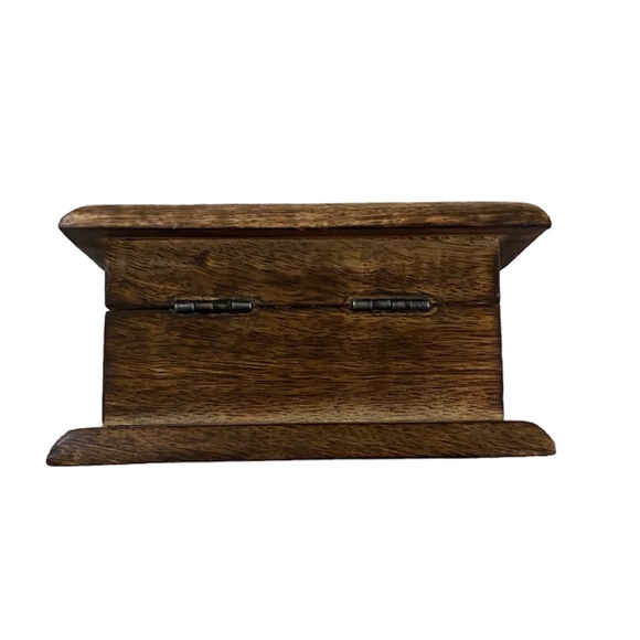 NWT Skull Wooden Hand Carved Storage Trinket Box - Picture 3 of 8